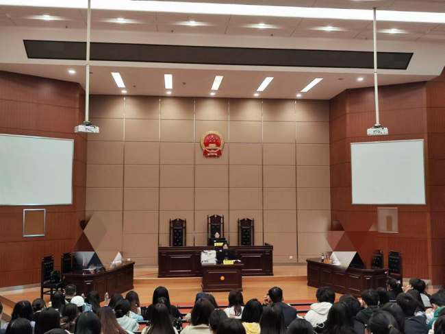 法院进课堂开庭!武汉学院“真人秀”法学教育